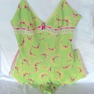 VINTAGE 90’s BETSEY JOHNSON VERY PRETTY & UNIQUE  CAMI & FLUTTER SHORT SET LARGE